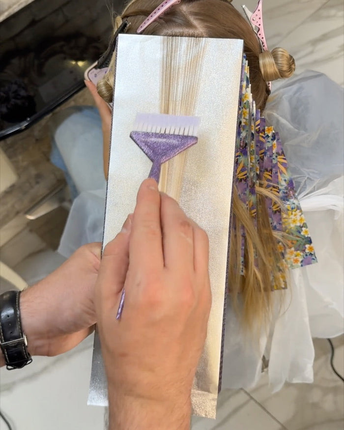 Applying color on the carbon balayage board